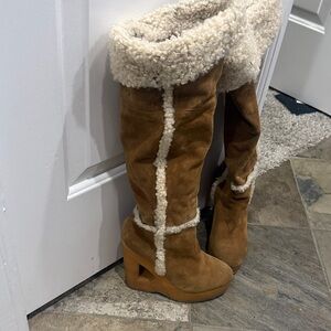 Women's Tan Shearling-Lined Boots